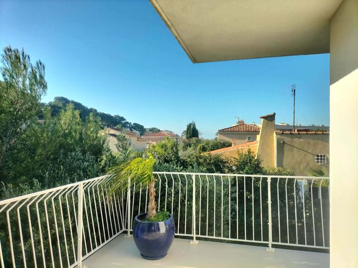 Image No.9-5 Bed House for sale