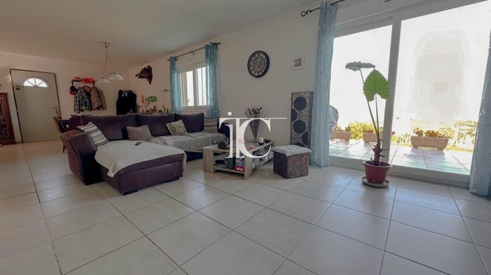 Image No.6-3 Bed House for sale