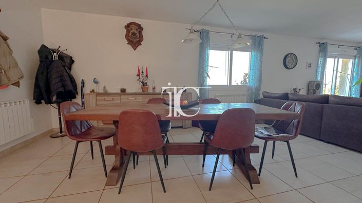 Image No.8-3 Bed House for sale