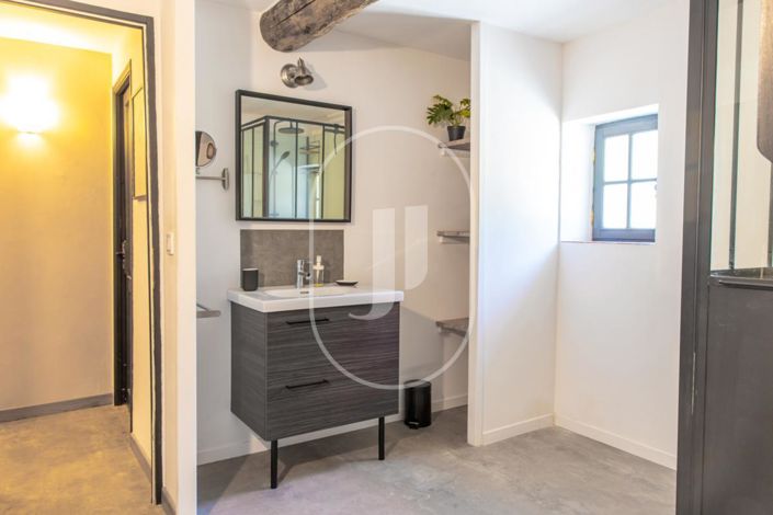 Image No.9-5 Bed House for sale