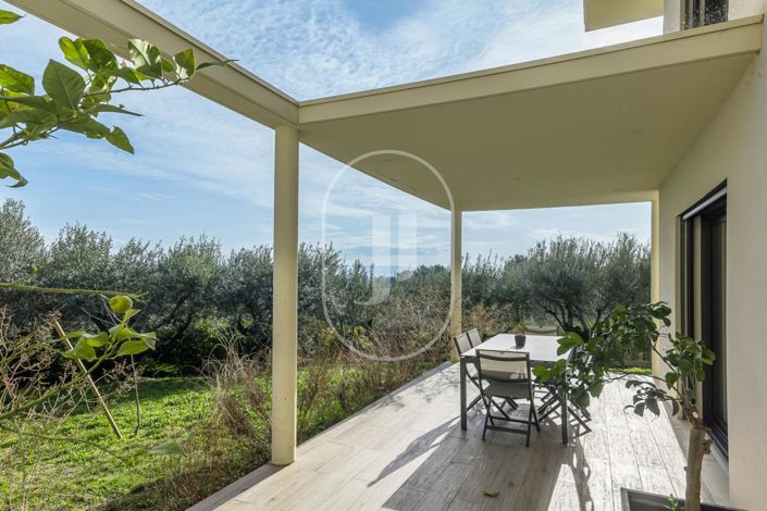 Image No.17-3 Bed House for sale