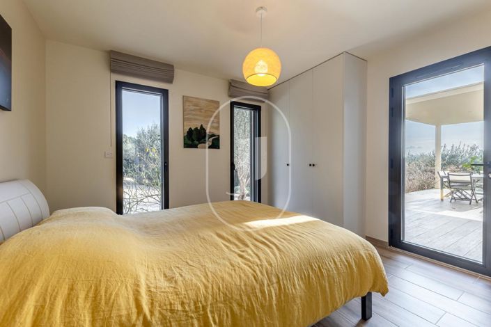 Image No.19-3 Bed House for sale