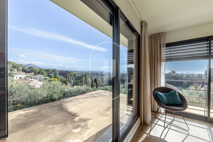 Image No.21-3 Bed House for sale