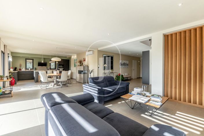 Image No.6-3 Bed House for sale