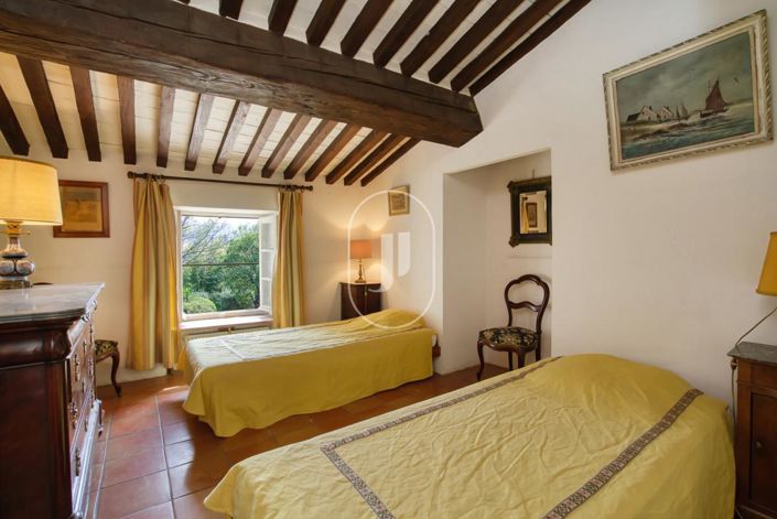 Image No.5-7 Bed House for sale