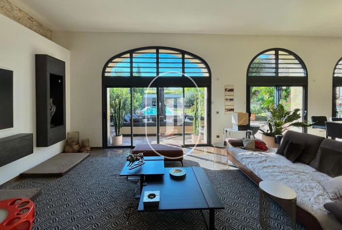 Image No.3-4 Bed House for sale