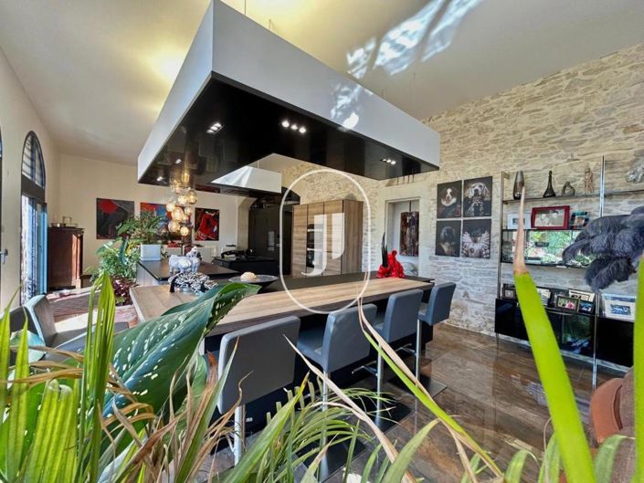 Image No.4-4 Bed House for sale