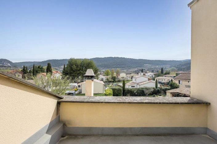 Image No.10-6 Bed House for sale