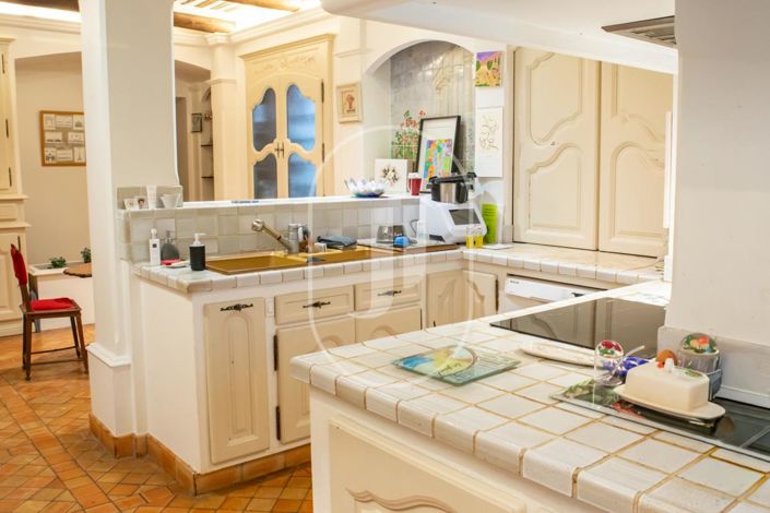 Image No.3-6 Bed House for sale