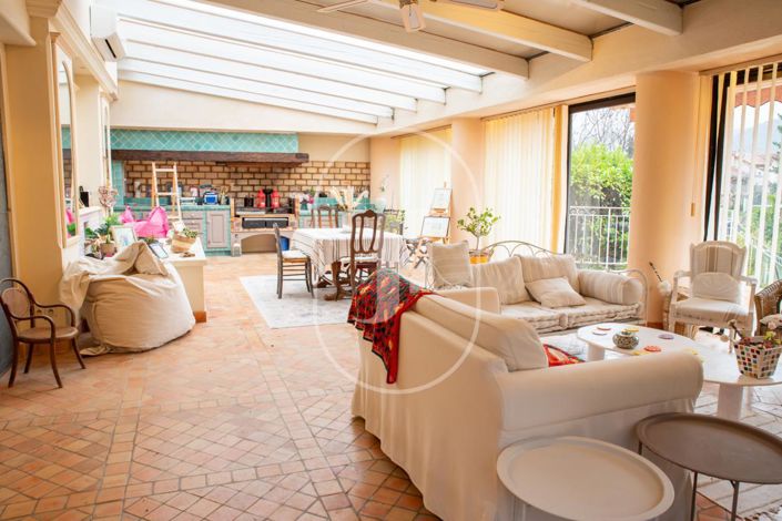 Image No.4-6 Bed House for sale