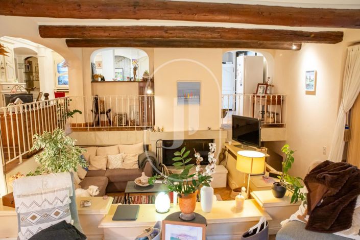 Image No.5-6 Bed House for sale