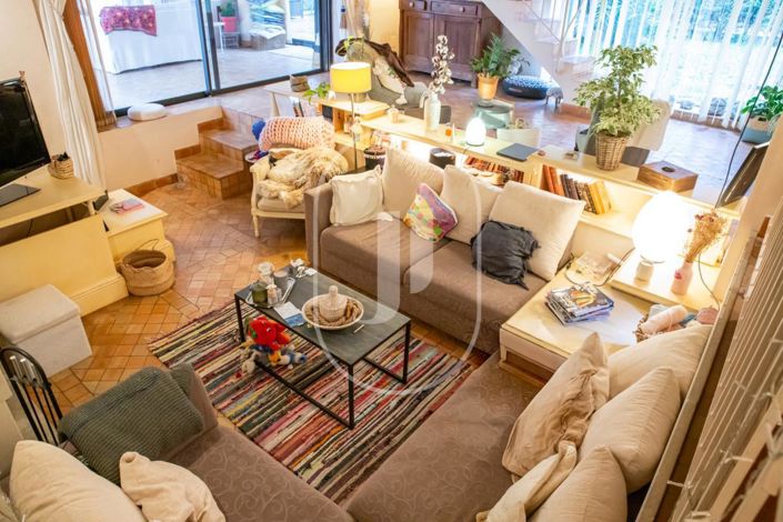 Image No.6-6 Bed House for sale