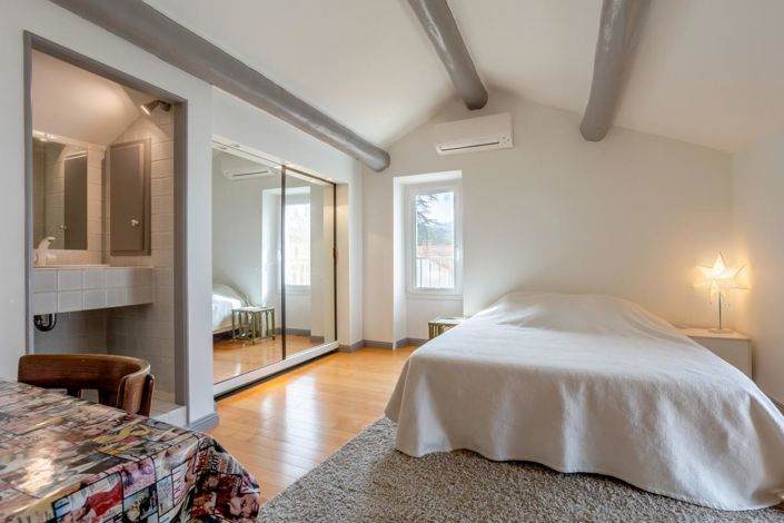 Image No.9-6 Bed House for sale