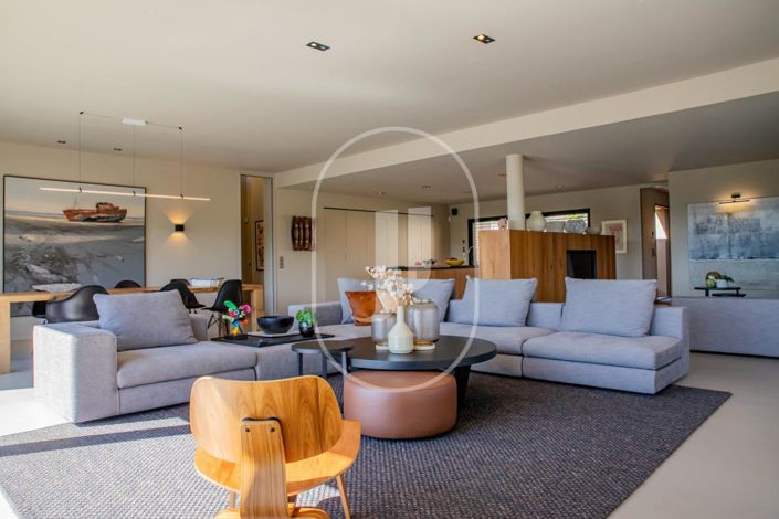 Image No.5-5 Bed House for sale