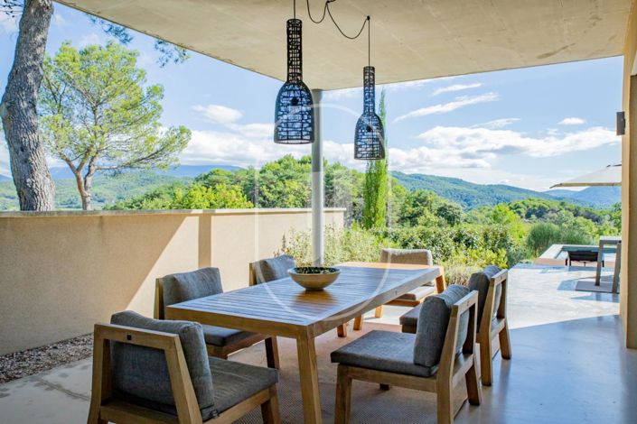 Image No.9-5 Bed House for sale