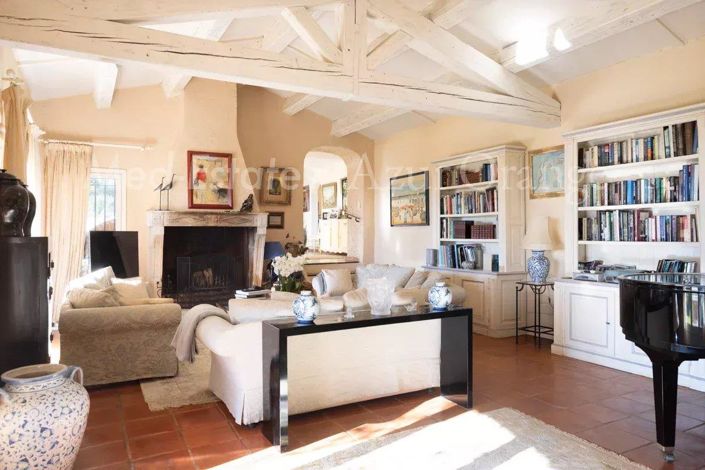 Image No.10-5 Bed House for sale