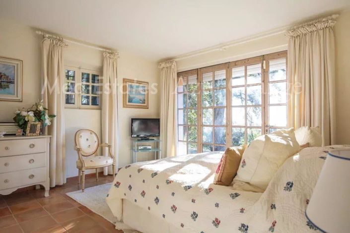 Image No.16-5 Bed House for sale