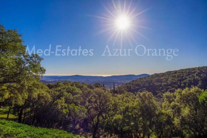 Image No.2-5 Bed House for sale