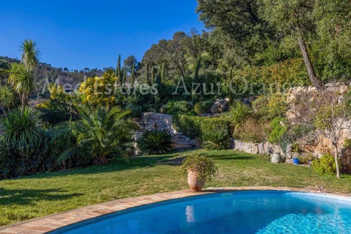 Image No.6-5 Bed House for sale