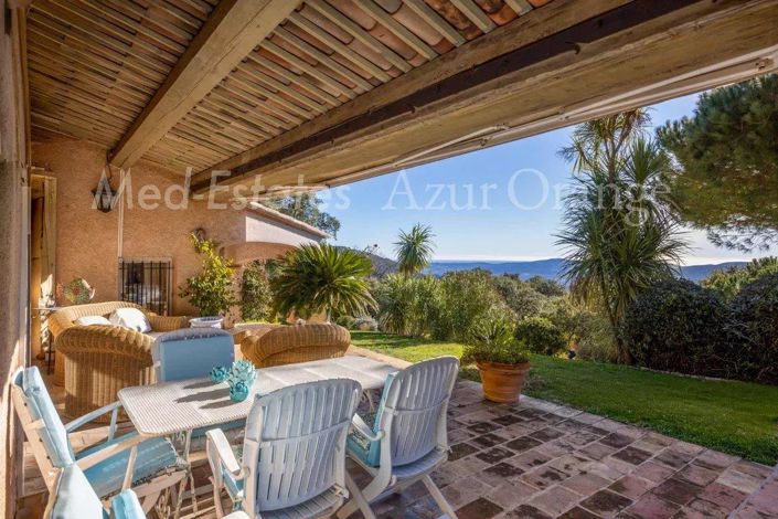 Image No.8-5 Bed House for sale