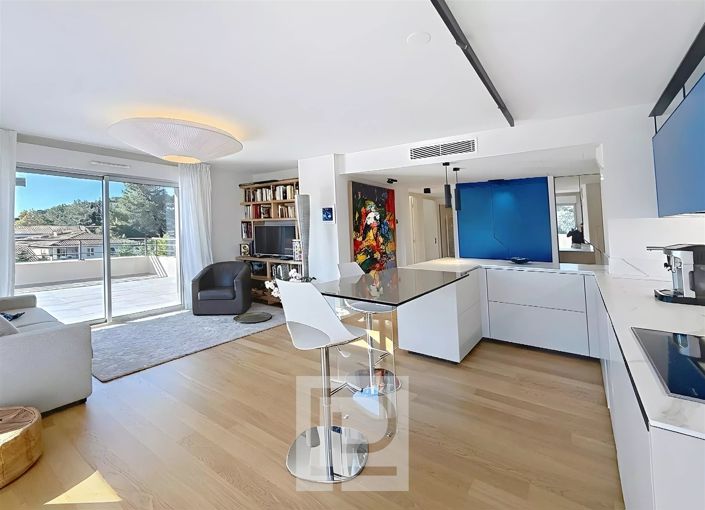 Image No.8-3 Bed Apartment for sale