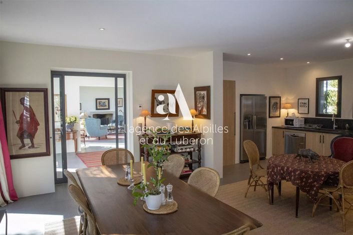 Image No.8-4 Bed House for sale