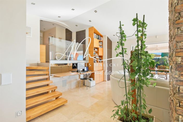 Image No.14-4 Bed House for sale