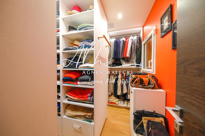 Image No.25-4 Bed House for sale