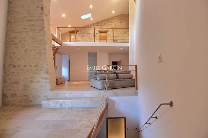 Image No.2-4 Bed House for sale