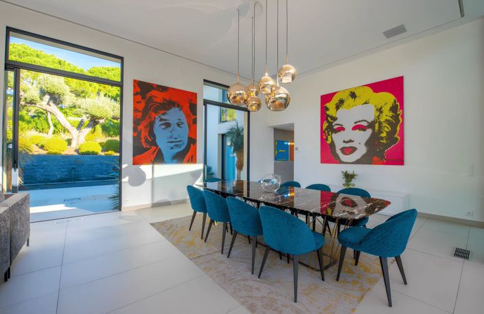 Image No.7-6 Bed House for sale