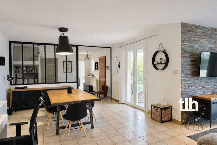 Image No.4-4 Bed House for sale