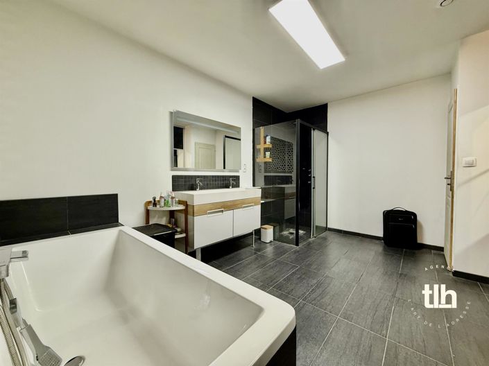 Image No.9-4 Bed House for sale