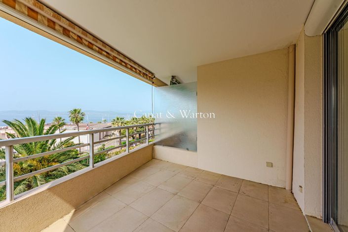 Image No.10-1 Bed Apartment for sale