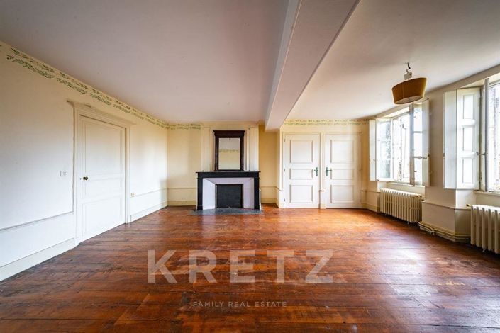 Image No.6-10 Bed House for sale