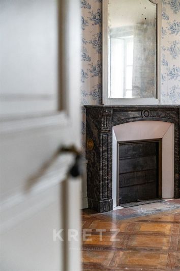 Image No.8-10 Bed House for sale