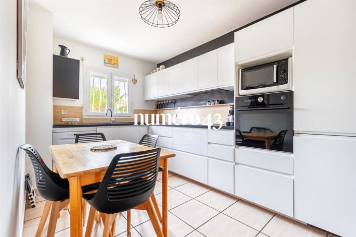 Image No.2-3 Bed House for sale