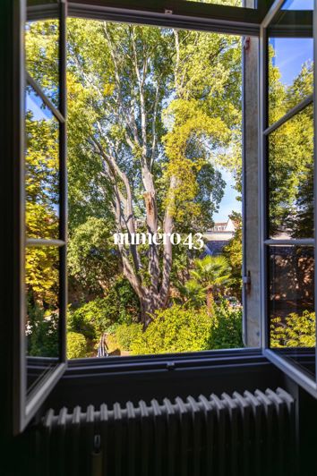 Image No.10-7 Bed Property for sale