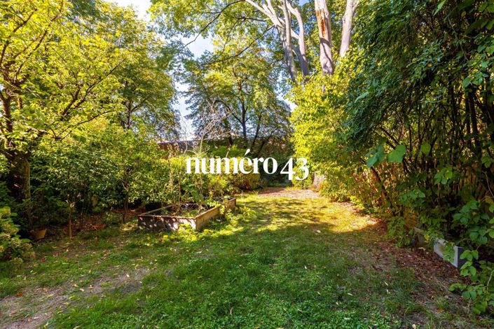 Image No.12-7 Bed Property for sale