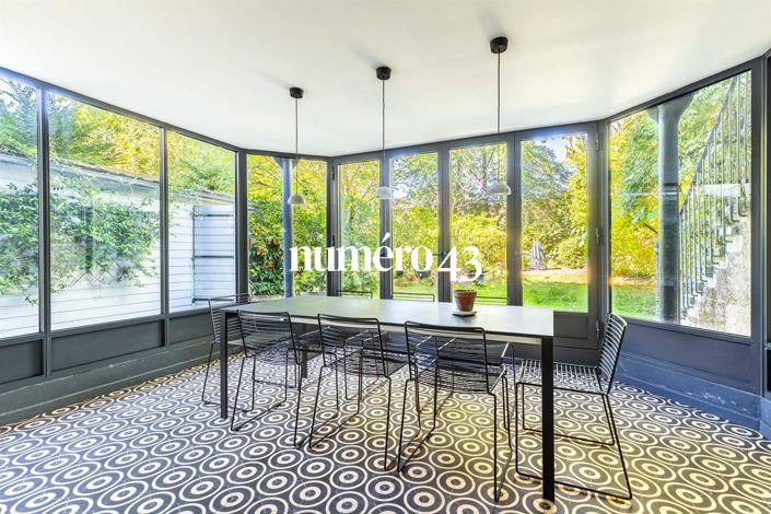 Image No.6-7 Bed Property for sale