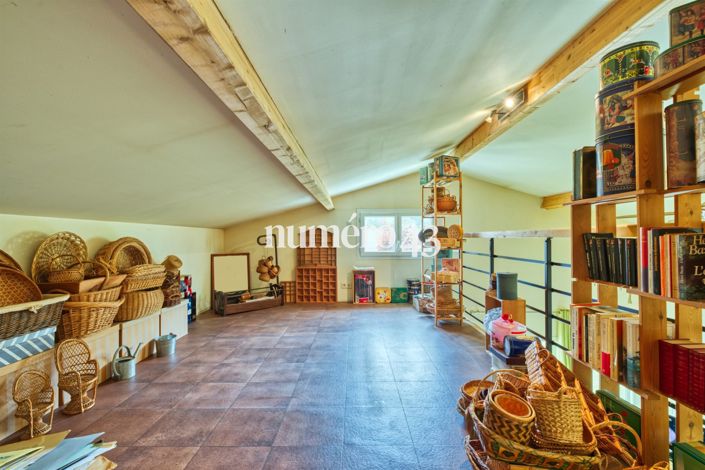 Image No.5-2 Bed House for sale