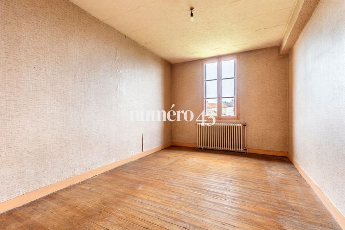 Image No.12-4 Bed House for sale