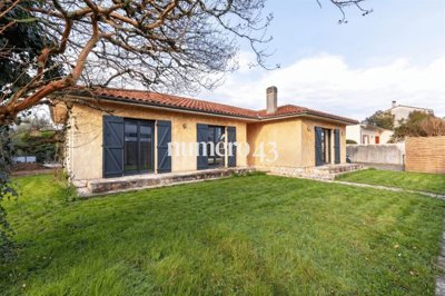 1 - Mérignac, Property