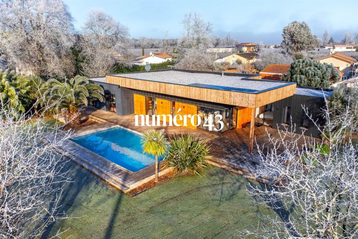 Image No.2-4 Bed Property for sale