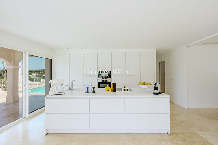 Image No.2-Propriété de 4 chambres à vendre à Fréjus