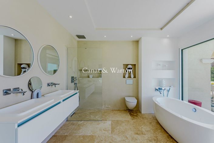 Image No.6-Propriété de 4 chambres à vendre à Fréjus