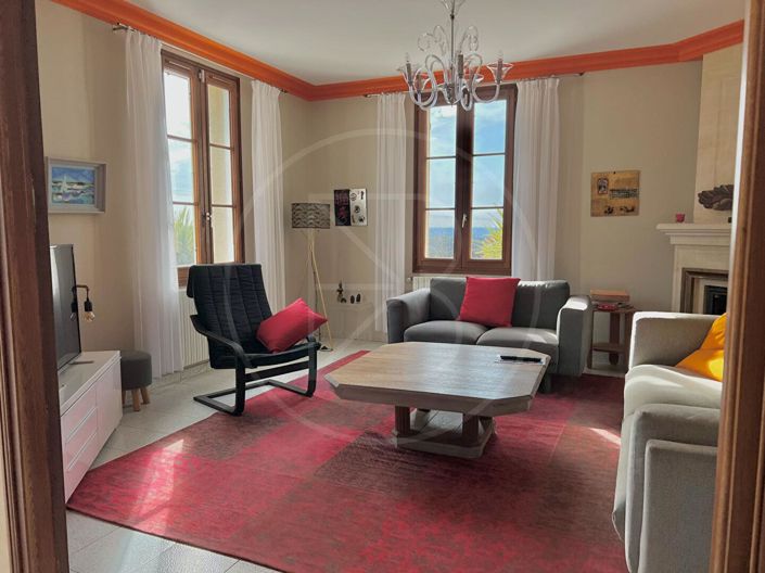 Image No.5-5 Bed House for sale