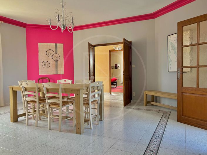 Image No.6-5 Bed House for sale