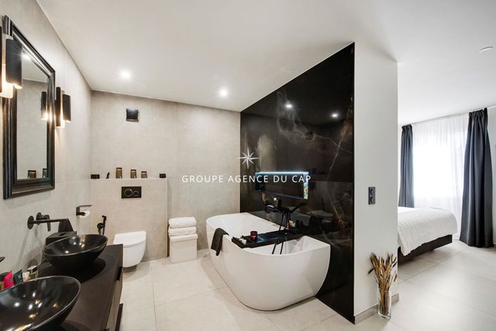 Image No.13-3 Bed Apartment for sale