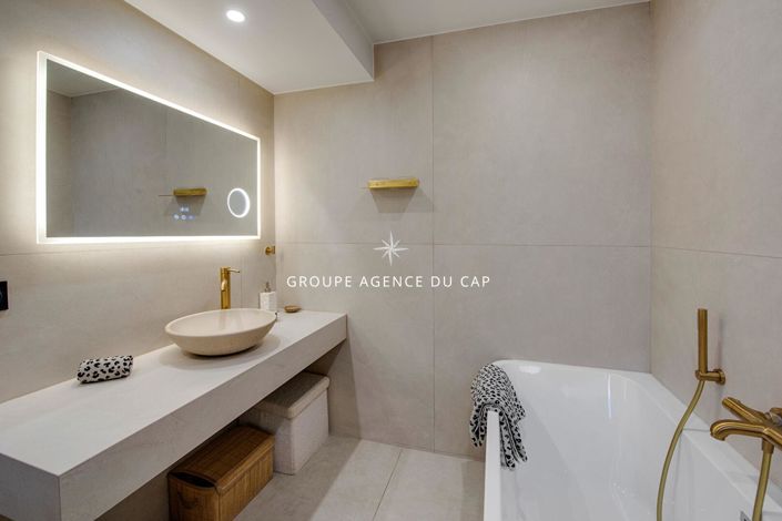 Image No.8-3 Bed Apartment for sale