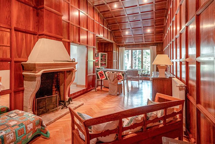 Image No.8-6 Bed House for sale